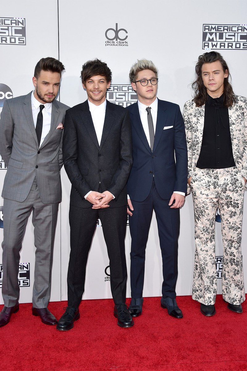 GlamourMagUK's tweet photo. The FIVE biggest talking points of the AMAs 2015: https://t.co/KZVm0iKZ4J #OneDirectionAMAs #JaredLetoAMAs https://t.co/AlG1R0QXU3