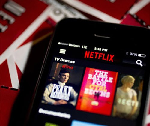 mkdirecto's tweet photo. Netflix, rey del universo del streaming online, convierte a YouTube en un simple súbdito https://t.co/dZvFhkAeJ8 https://t.co/08kjf5R935