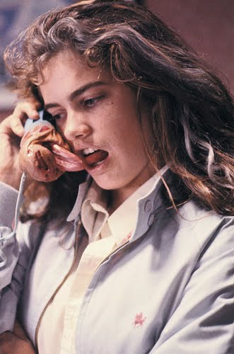 dsbttv_potamkin's tweet image. Can you make a phone more interactive with your life partner? #RejectedResearchProjects
