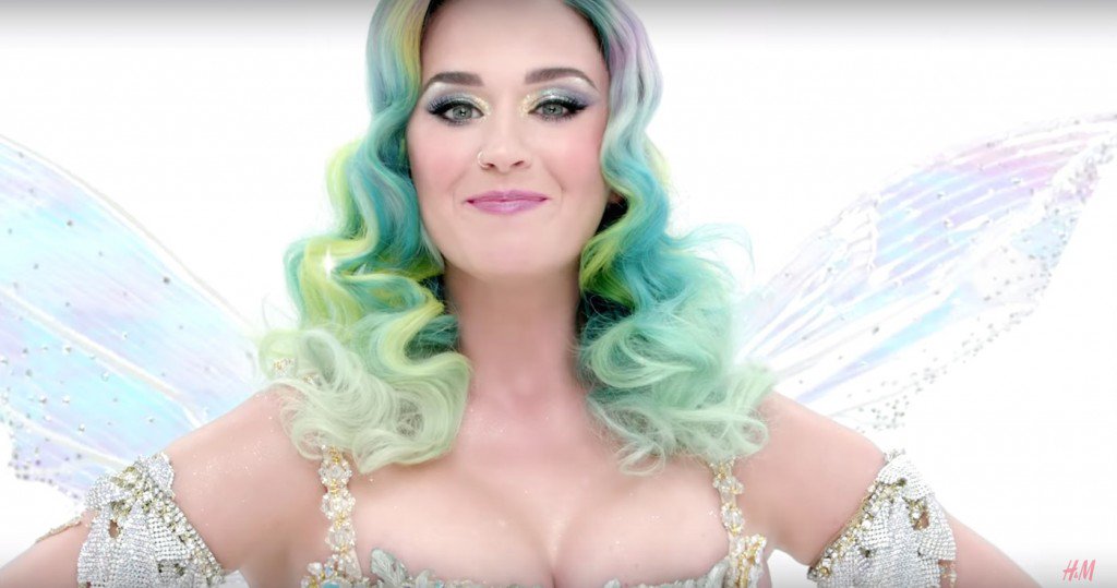 Quelle est la musique de la pub H&amp;M Noël 2015 – Katy Perry ? - musiquesdepubs.com/2015/11/quelle…