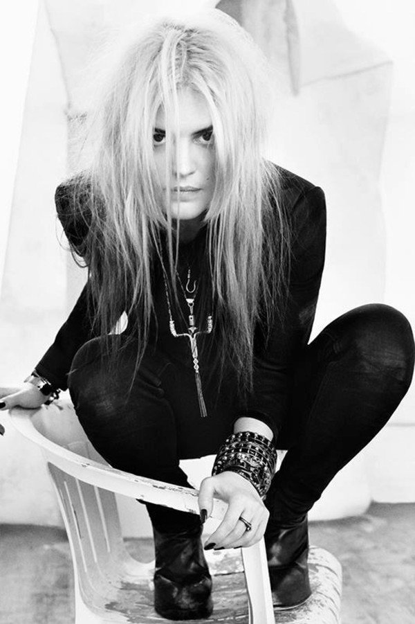 Happy birthday Alison Mosshart! 
Beautiful woman!  