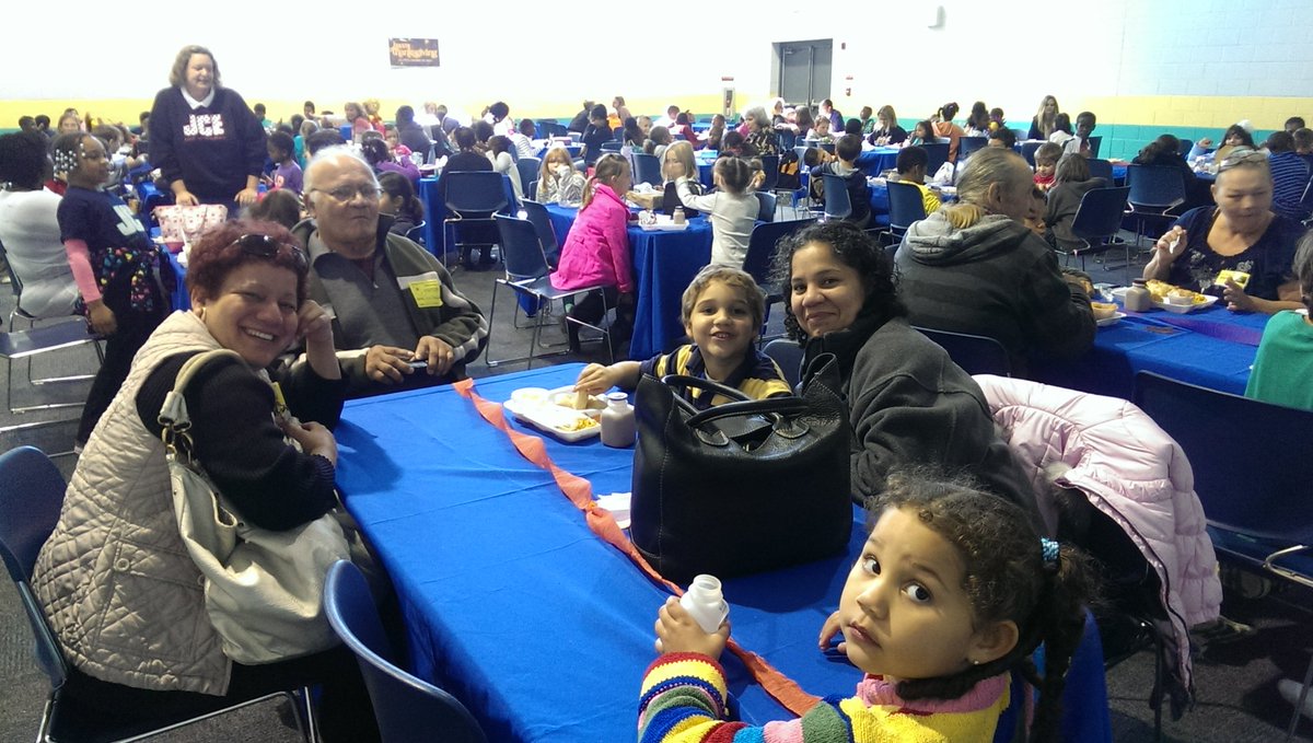 jcecubs's tweet photo. Enjoyed our thanksgiving celebration with families and friends!!!  Thank you to cafe staff, PTO, and stud. leaders. https://t.co/yh55fBvl0C