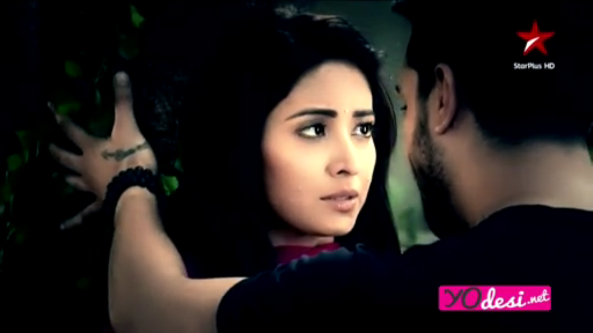 AshaNegi_Fans's tweet photo. #KuchToHainTereMereDarmiyaan #KTHTMD #Koyal #Raj #Flashback #23Nov2015 https://t.co/WfRzoE4LAO