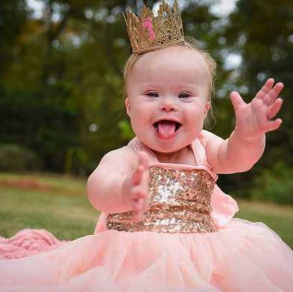 ShopTIBB's tweet image. I just LOVE that sweet smile! We just restocked 12-18 months + Free Shipping!
Shop @ theittybittyboutique.com