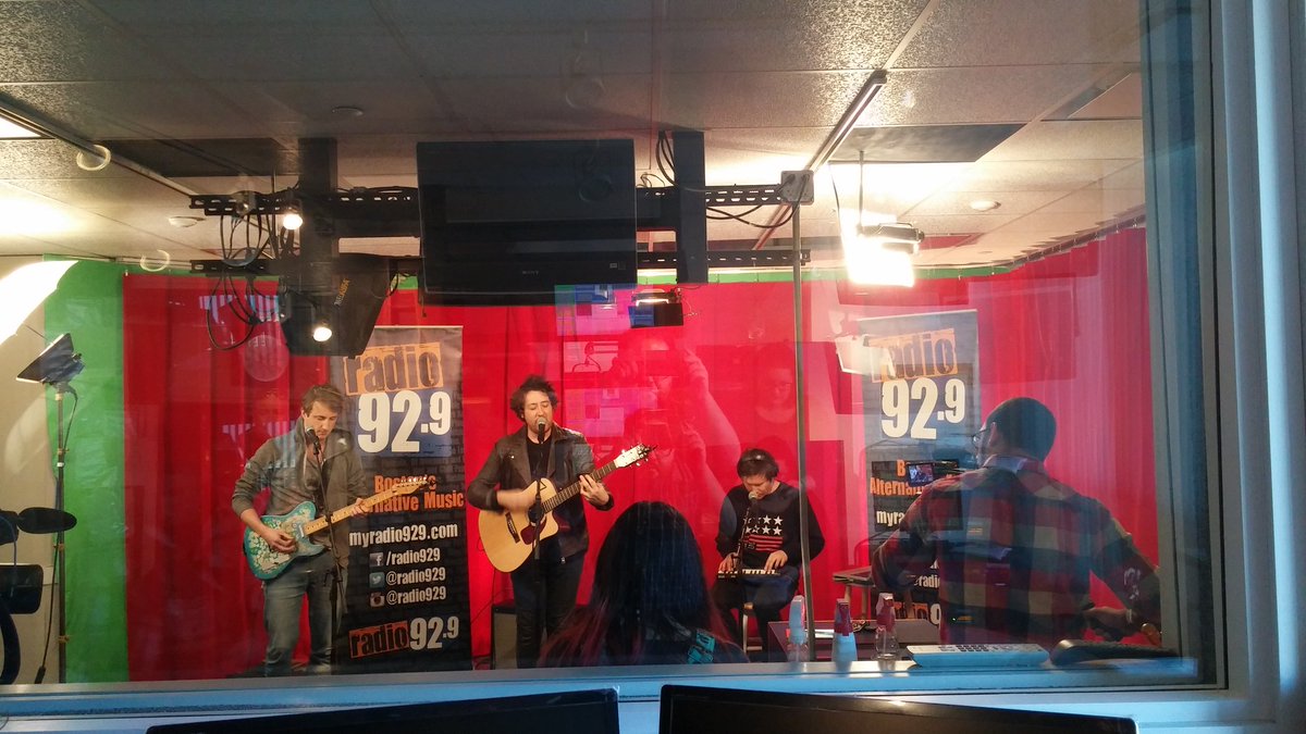 discjoker's tweet photo. .@thewombats in @radio929 #Studio929 https://t.co/WXWPM5k3LF