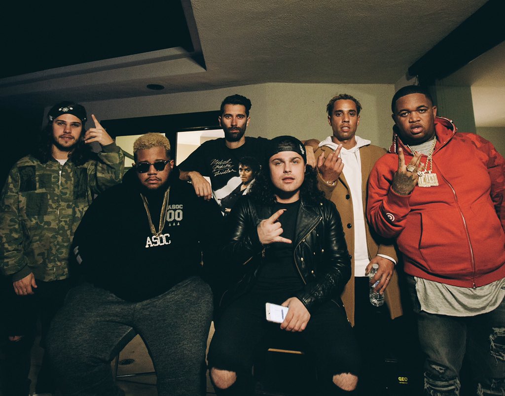 DVBBS's tweet photo. Dysfunctional Family @yellowclaw @djcarnage @DJmustard https://t.co/LXcfpOycTp