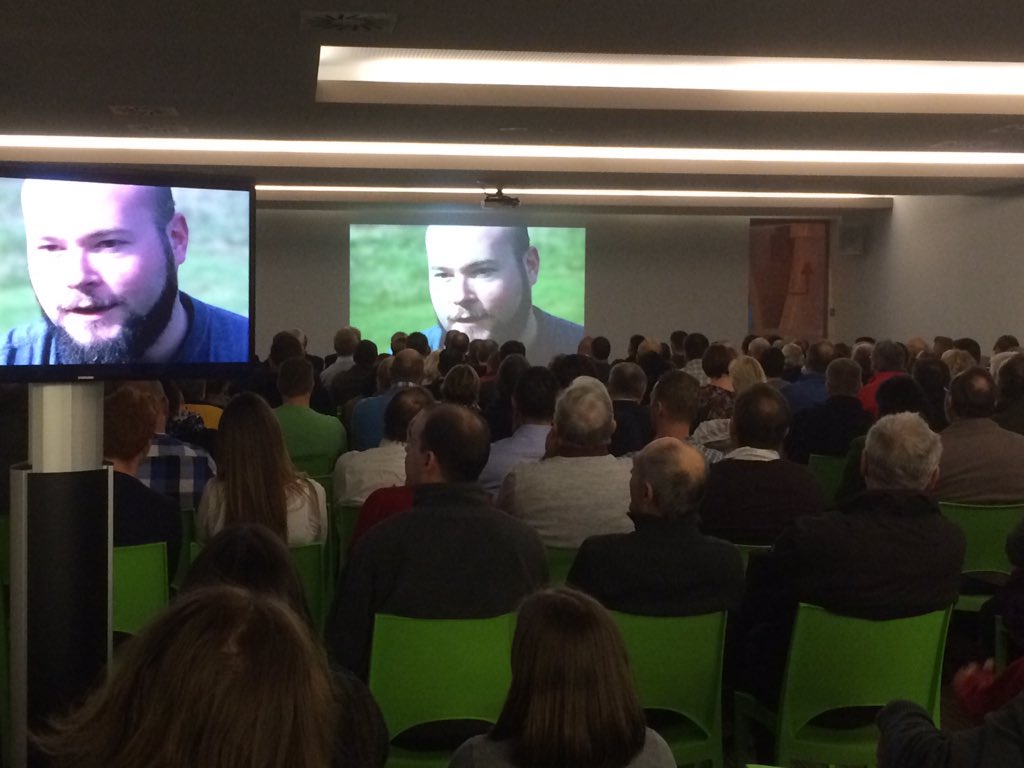 LEC_Libramont's tweet photo. Salle comble pour la manifestation en l'honneur de @MaximeMottet #TirAuxClays #RoadToRio #OutdoorBelgium https://t.co/L60EXQdNtF