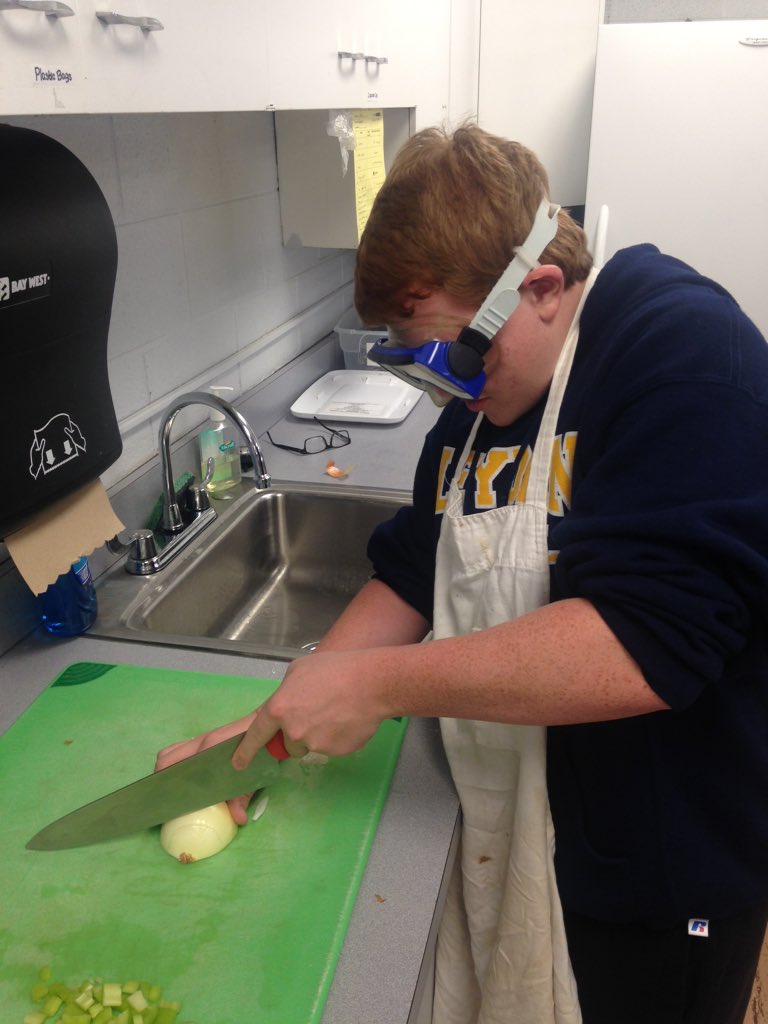 LHS_MrsJeske's tweet image. Cooper came prepared to chop onions! #LeydenPride #CulinaryBasics #ChickenNoodleSoup #ShareTheFACS