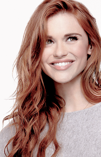 actorvschar's tweet photo. holland roden // lydia martin https://t.co/g0iDHHLj5E
