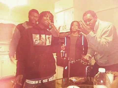cham_Guwop's tweet photo. young bosses #fsg https://t.co/s1kT9iBGDC