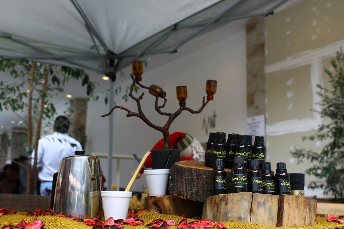 snapcoffeequito's tweet photo. Comenzamos con los buenos momentos. (= Ven a visitarnos en el Paseo San Francisco en Cumbaya !!!! https://t.co/LTSPbktDuB