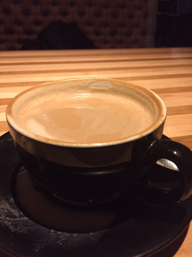 bellnataliea's tweet photo. Cappuccino FAIL #firstworldproblems #orderedcapgotalatte #thedeanhoteldublin https://t.co/3pUE3wHiJf