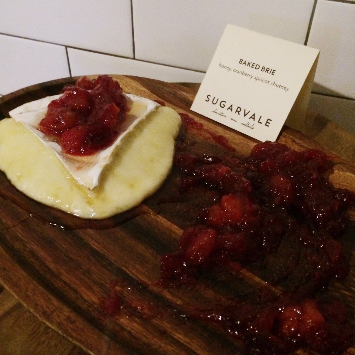 SugarvaleBmore's tweet photo. Try this on your #Thanksgiving Table. Your guests will love it. #BakedBrie https://t.co/gcdKTNmIrl