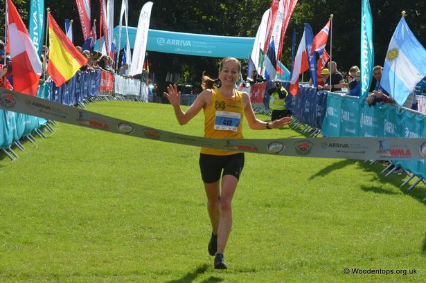 World champion runner Helen Berry examiner.co.uk/sport/other-sp… enters Litton Christmas Cracker tideswellrunningclub.uk/club-events/li…