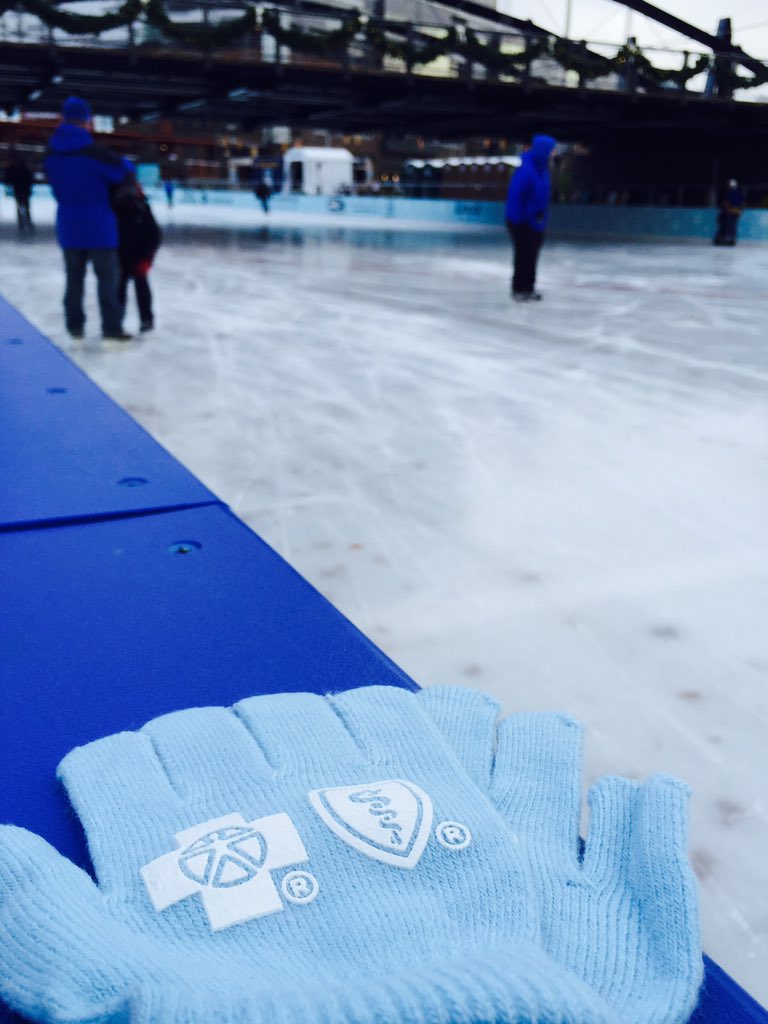 BCBSWNY's tweet photo. The first skaters of the season are enjoying #TheIceAtCanalside! Pick up your free gloves, too! @CanalsideBflo https://t.co/R7GwsDpzoi