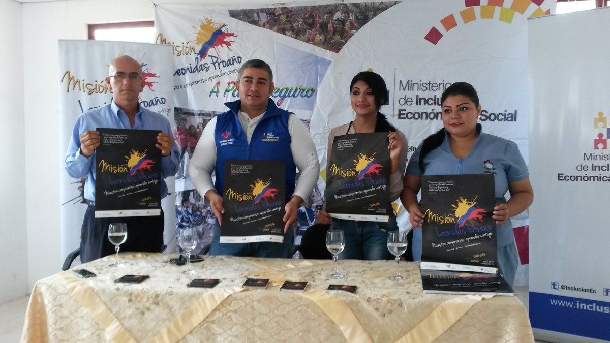 #ElOro l Jóvenes universitarios se vinculan a servicios del MIES
 mveronicacastillo.blogspot.com/2015/11/jovene…
