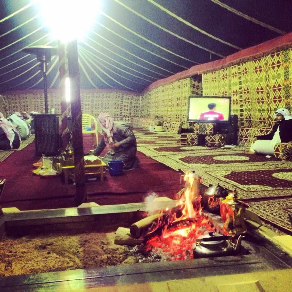 alm6rgh's tweet photo. اجمل تفاصيل الشتاء شَبّت النار
 ومركاك بين اللى تعزه وتغليه 🔥 https://t.co/1RtThAXyDb