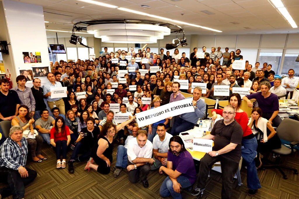 naranjadeprensa's tweet photo. Los trabajadores de La Nación en asamblea repudiaron el editorial pro dictadura. Felicitaciones compañeros! https://t.co/hRxyjiO3rk