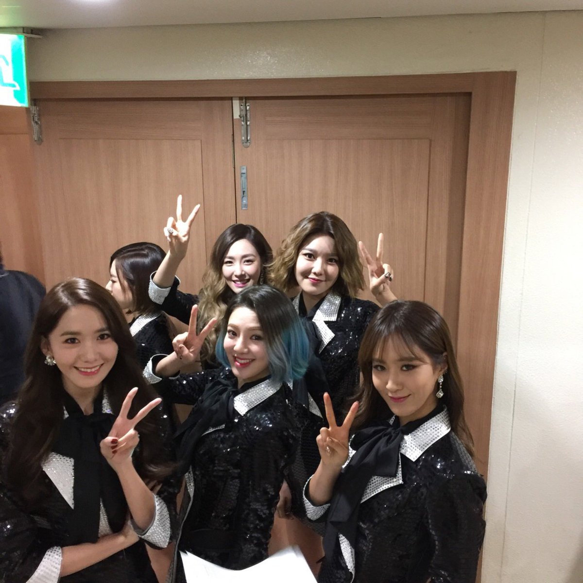 [PIC][21/22-11-2015]Hình ảnh mới nhất từ "GIRLS' GENERATION 4th TOUR – Phantasia – in SEOUL" của SNSD  - Page 5 CUhfwE-U8AAXgd7