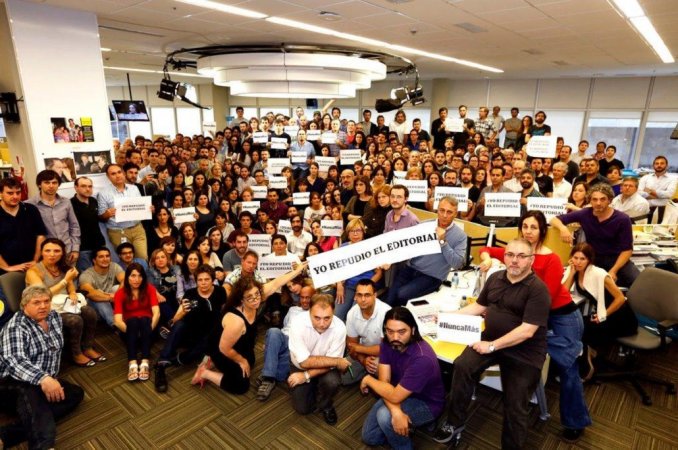 C5N's tweet photo. Comunicado de periodistas de @LaNacion en repudio al editorial: "Le decimos NO al olvido" https://t.co/f7BgVnj1nF https://t.co/3TjLhO3kvR