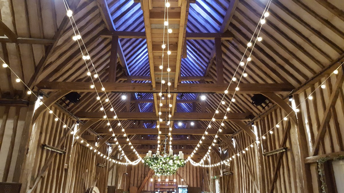 Academy_Prod_UK's tweet photo. We loved supporting Chris &amp; Natasha's Wedding @LillibrookeMnr #Festoon #Hanginglanterns #Lightingprops #Maidenhead https://t.co/ktUsWLRisd