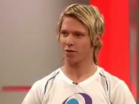 Happy Nicklas Backstrom\s birthday, frands. Here\s a picture of one of his strange youthful hair decisions. 