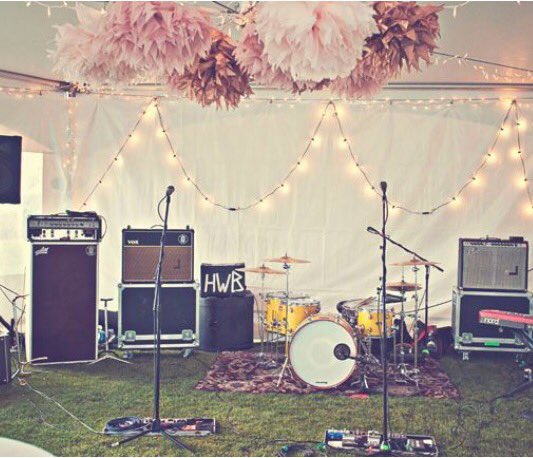 There are loads of things you can do in a tent! Planning a party in 2016? You know where we are...😉 #bedshour
