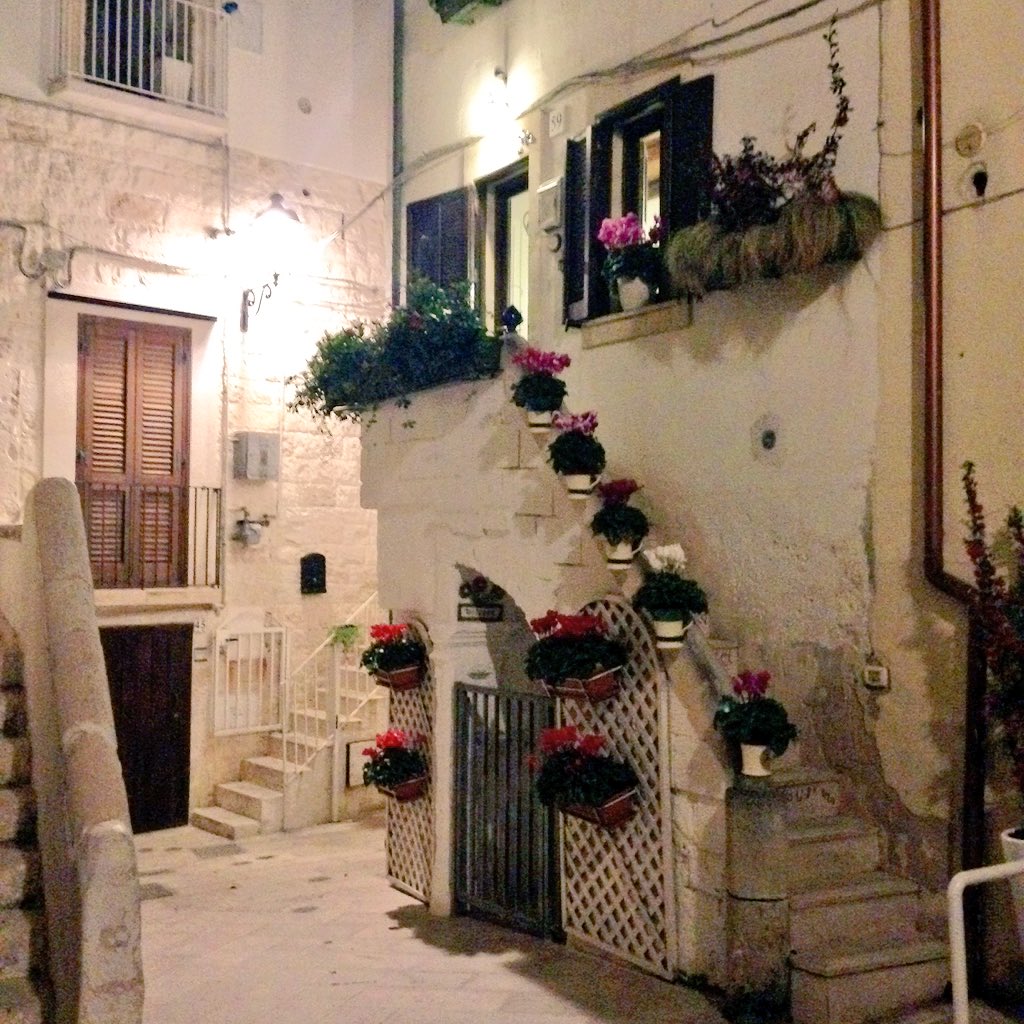 polly674's tweet photo. La #buonanotte qs sera arriva da #PolignanoAMare #365PugliaDays #italicaexperience #apuliasmartourism https://t.co/jM3c5yf6sy