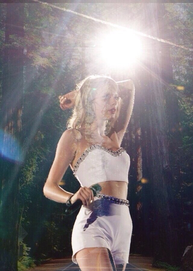 TayGlitterLatte's tweet photo. Ootw//wonderland//clean//Iknow places https://t.co/97NsiZgpIi