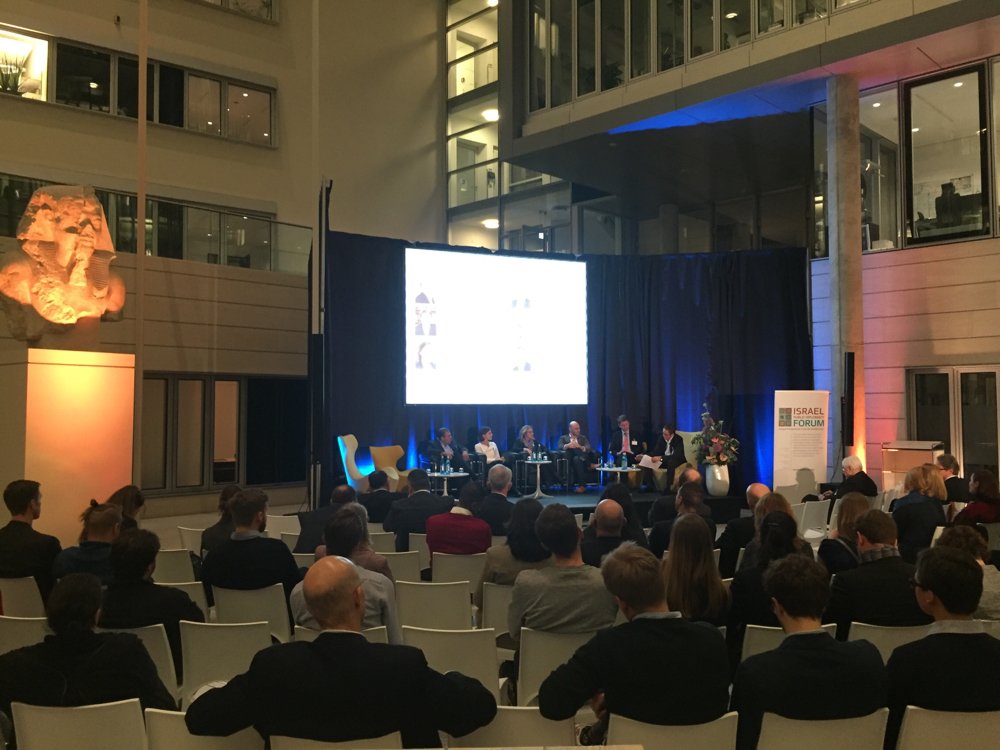 nummer50's tweet photo. @KPMG_DE_Startup
danke für den spannenden diskussionsreichen Abend #threehotspots https://t.co/wSbRYM257z