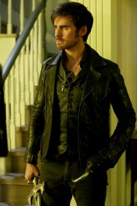 OnceABC's tweet photo. Even as the Dark One, our #MCM is still swoon-worthy! https://t.co/EzUmeZaD8G