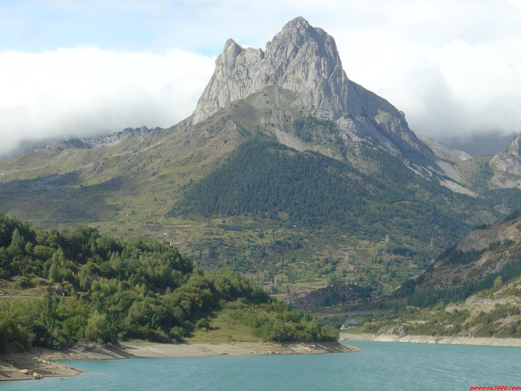 achedad's tweet photo. Dosmiles que son de las #montañasmasbellas del #Pirineo Aragonés #Aspe #Anayet #Foratata #Midid'Osseau https://t.co/LFE6fVGKw5
