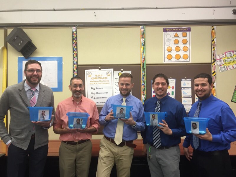 Last shot of beards with our $ buckets.Mr Silver with the best beard, watch for us on 11/30 on Today #NoShaveTODAY