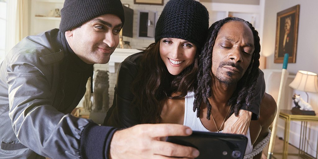 people's tweet image. THIS SELFIE IS EVERYTHING! peoplem.ag/0MrArtC