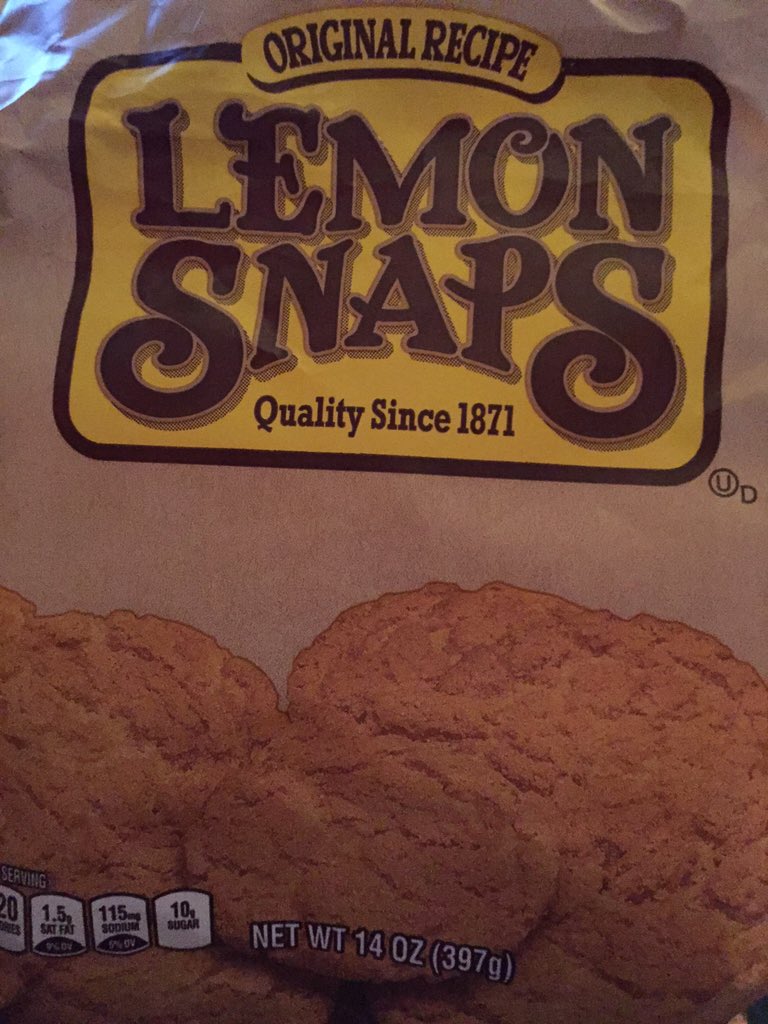 teresacappuccio's tweet photo. Late night snack! Mmmm so good! 😍🍋❤️ #LemonSnaps https://t.co/7aAkeGVEtf