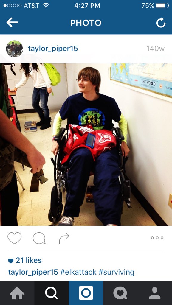 HarrellTimothy's tweet photo. Just had to explain this story to my college friends and thought of the photo on Taylor's Instagram. #elkattack ππ https://t.co/gW1l0BX03k