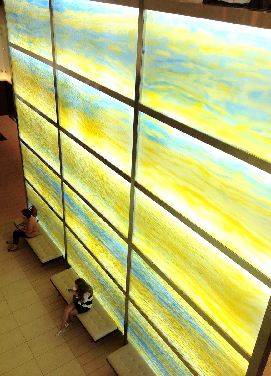 EnvelDesign's tweet photo. Envel's LED back-lit focal wall at the Boston @Marriott Long Wharf #enveldesign #luminoussurfaces #ledlighting https://t.co/n8Labxy2ld