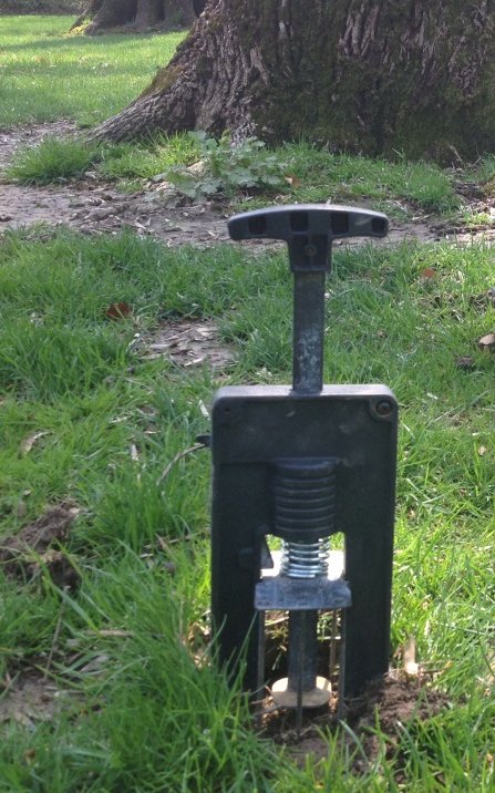 ControlCritters's tweet image. Kill moles with our highly effective Deadset Mole Trap! ow.ly/UZSOb