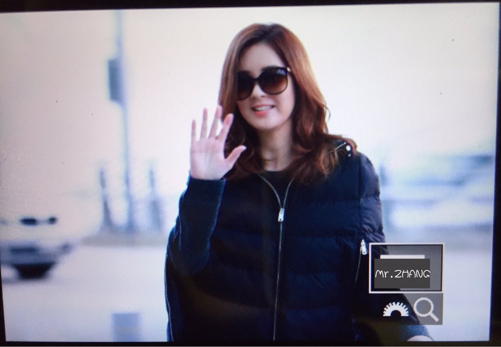 [PIC][24-11-2015]SeoHyun khởi hành đi Trung Quốc vào sáng nay CUiROIgUsAE5GBg