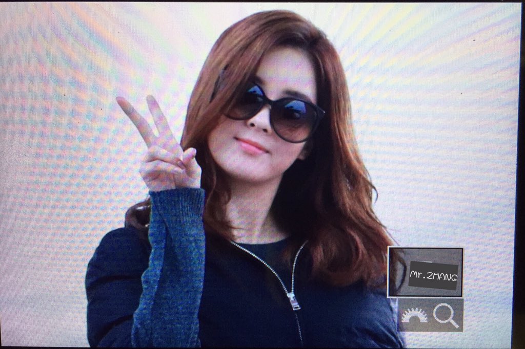 [PIC][24-11-2015]SeoHyun khởi hành đi Trung Quốc vào sáng nay CUiROIjUAAE3sGa