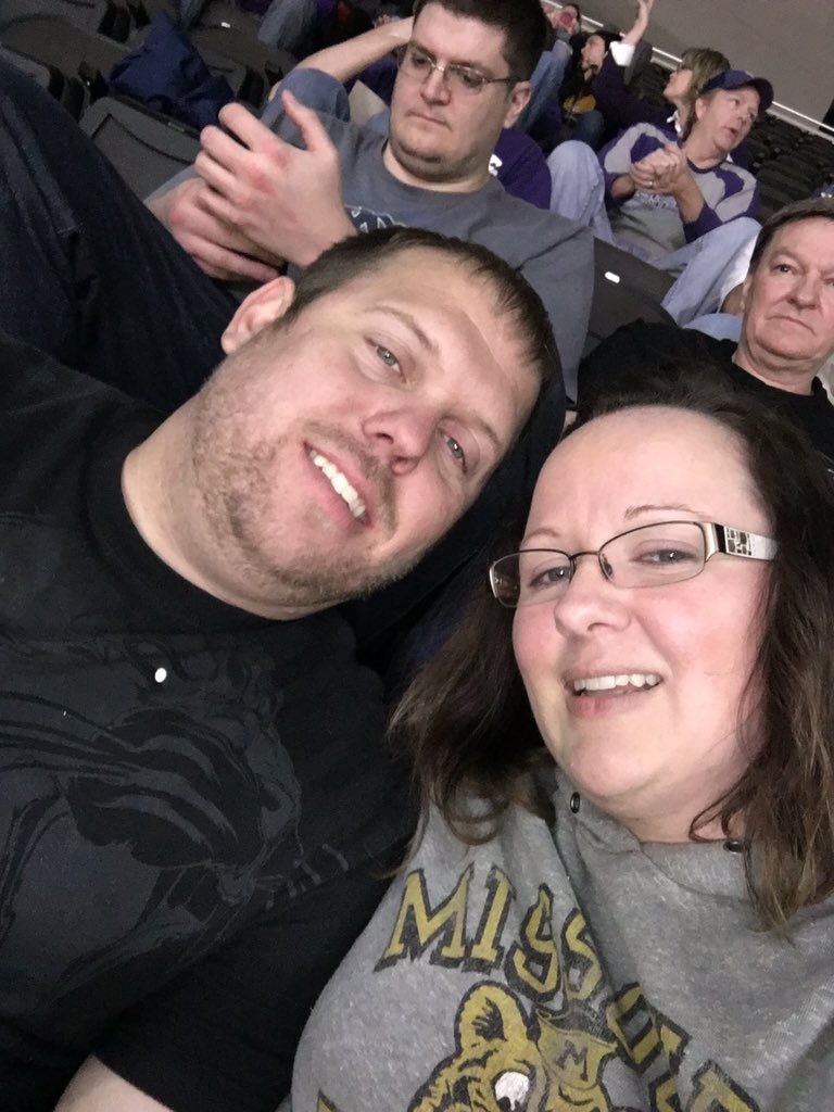 lisafielder47's tweet photo. House divided! #ksu #mizzou @CBEHOFClassic https://t.co/cVfAnz6fGE