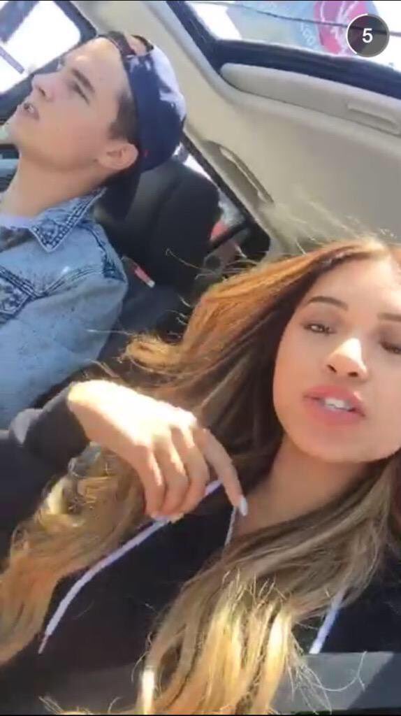 ytChanelWalmart's tweet photo. Chanel vs Walmart https://t.co/dWqNgXplSd