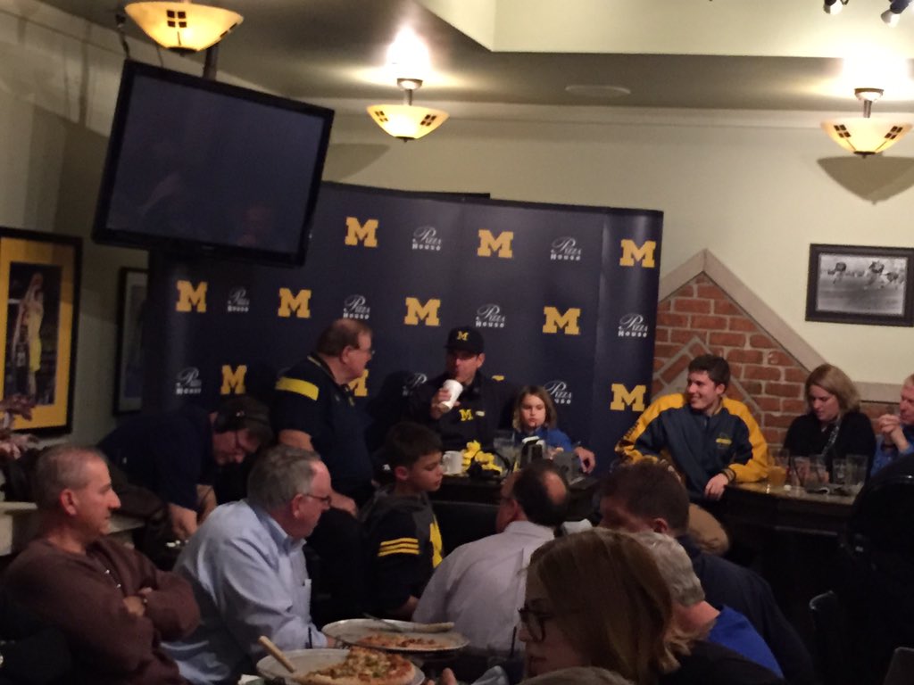 fsalmu's tweet photo. @brandymancan  #hail #goblue! https://t.co/CSCSmWelni