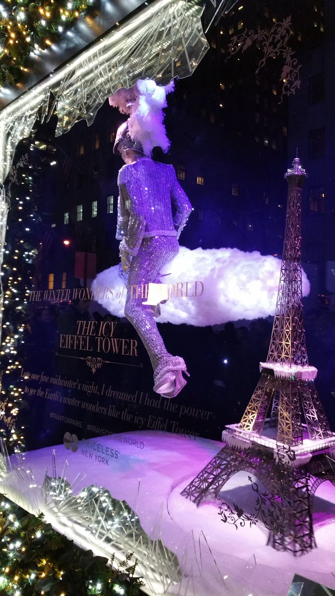 FashionweekNYC's tweet photo. Go to my snapchat 'FashionWeekNYC' to look at the @Saks Holiday Windows #SaksHoliday https://t.co/zOaMCDVNMq