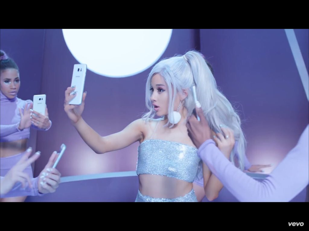 ari_moe1's tweet image. 🎺🎺🎺🎷🎷🎷🎶🎶🎶
#Foucus 
#Foucus on me 👀💕
#MTVStars Ariana Grande