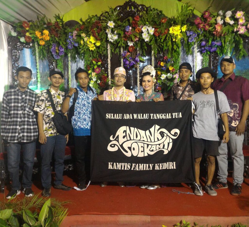 Selamat menempuh hidup baru  Mas Erfan dan Mbak Tantri kamtis family dari kediri. Semoga SaMaWa, salam #TembakDalam