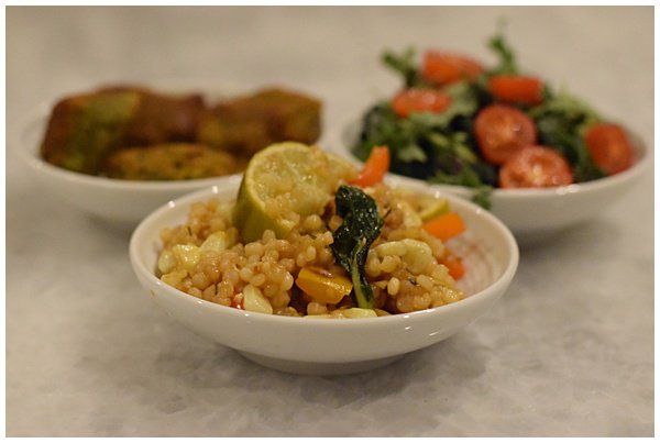 GlobalVegTweets's tweet photo. Dinner #meatlessmonday-citrus couscous w/peppers,garlic,mint.sides-falafel+kale salad #glutenfree #vegan #globalveg https://t.co/qwEgWYZNzJ
