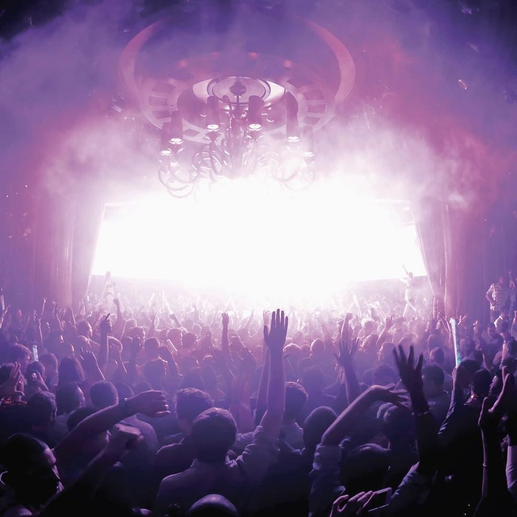 TaylorMadeVegas's tweet photo. #RedCarpetVIP @xslasvegas What happens when music meets fashion? Find out tonight when @VirgilAbloh makes his #XSLa… https://t.co/PTRjAqMQHz
