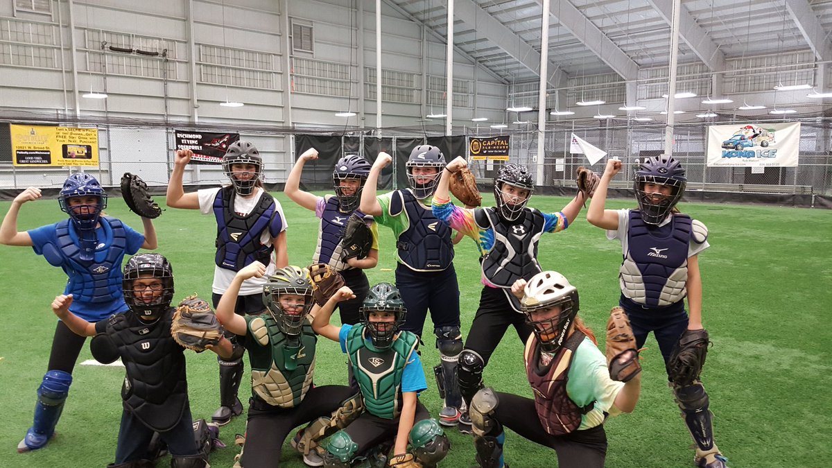 DreamsSoftball's tweet image. This was a talented group of catchers! And  they just completed the last catching class of 2015! #AdvanceYourGame