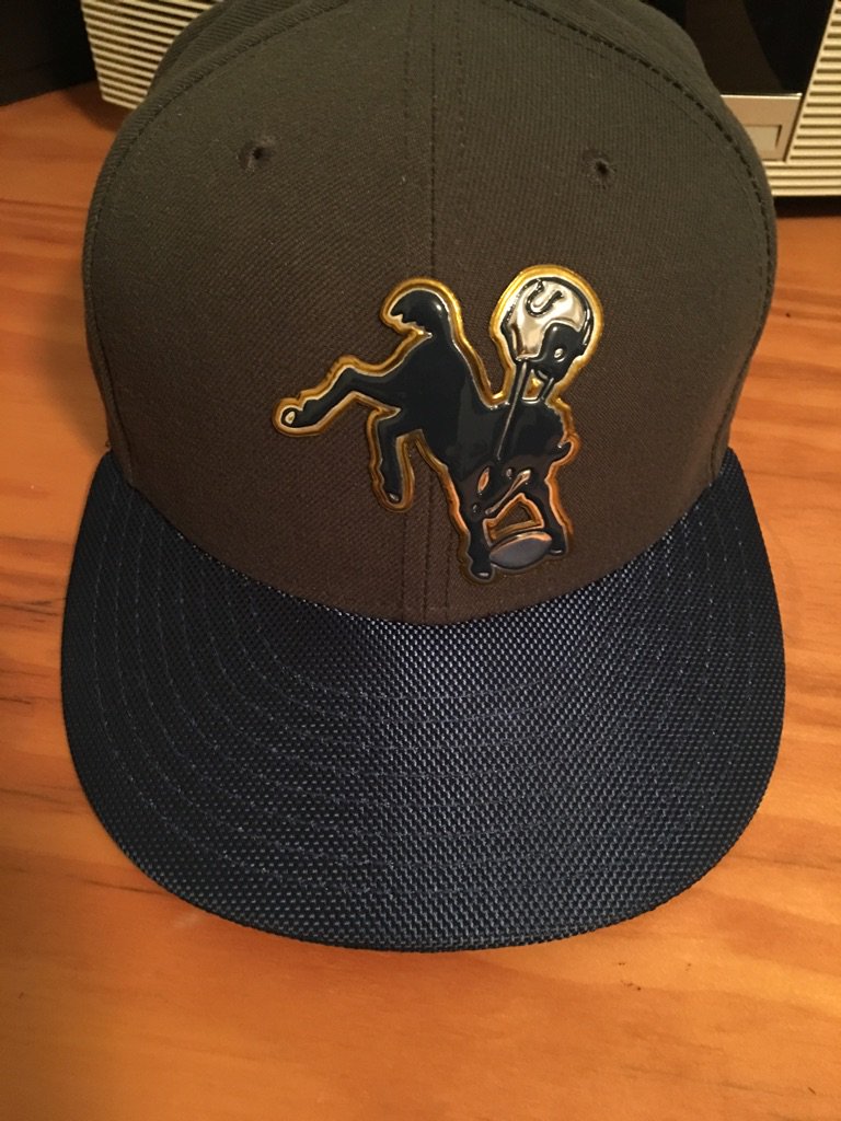 ace11daley's tweet photo. #ColtsSnapYourCap #NFLGold https://t.co/3rTgzxF3Ak
